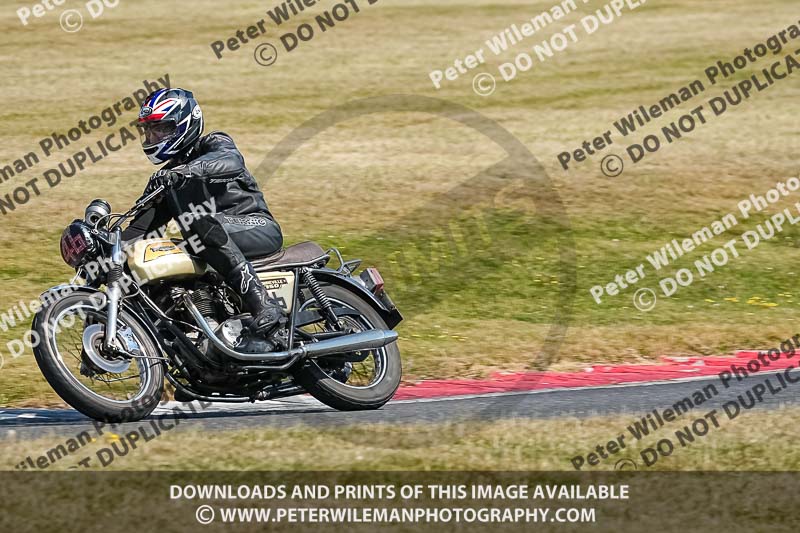 cadwell park;cadwell park photographs;cadwell trackday photographs;enduro digital images;event digital images;eventdigitalimages;peter wileman photography;racing digital images;trackday digital images;trackday photos